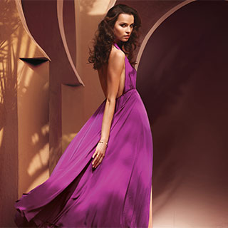 Model Far Away 1